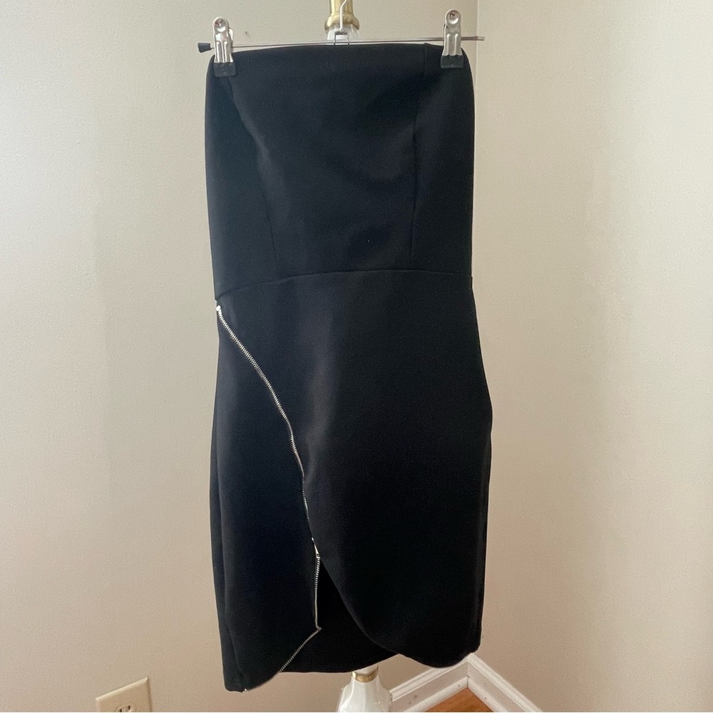 Revolve Superdown Nylah Front Zip Strapless Mini … - image 2